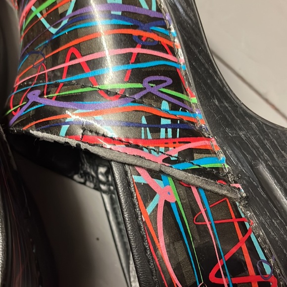 Nursing clogs for sale - gently used - Picture 3 of 3